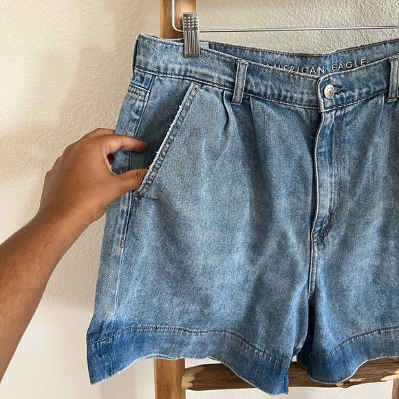 SOLD American Eagle Outfitters High Rise Denim 90s Style Mom Shorts - Picture 3 of 6